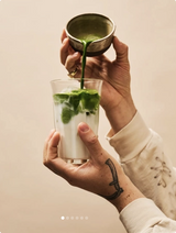 Moringa iced latte pour